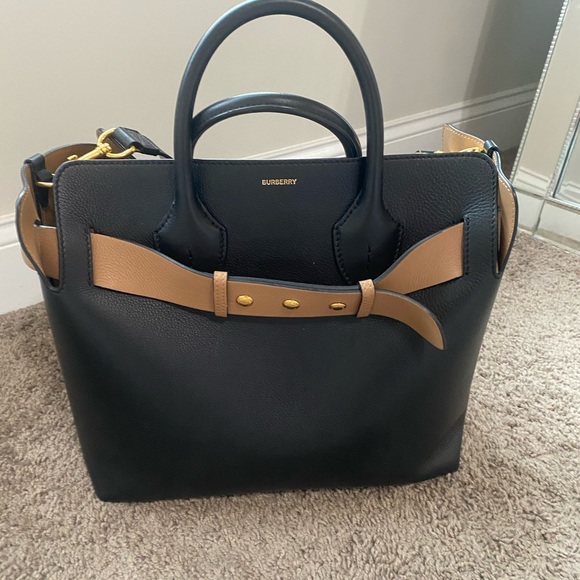 Burberry Handbags - Burberry Bucket Tote